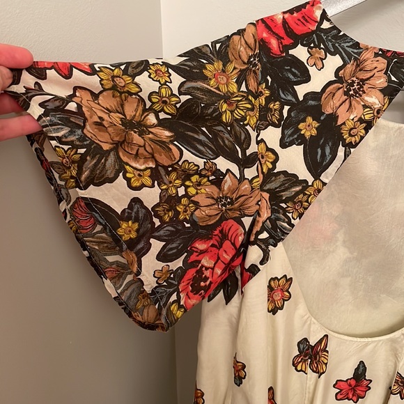 Babydoll fluttery mini dress - Picture 4 of 7